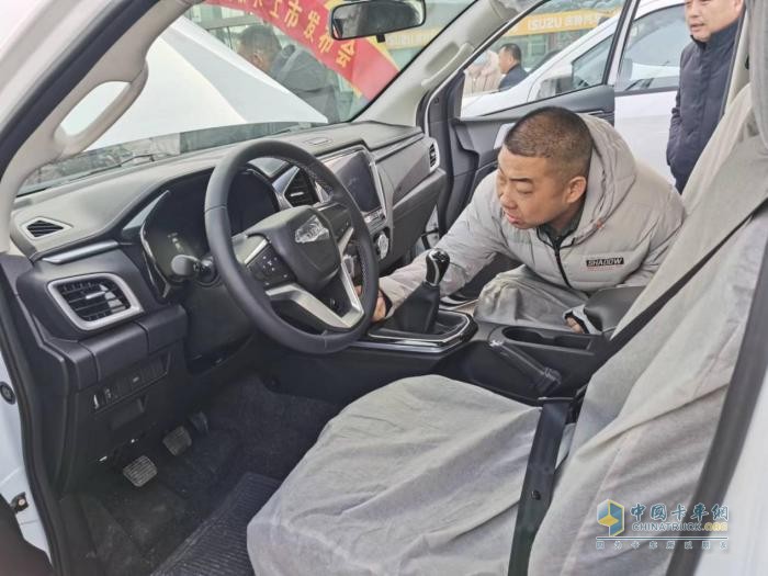 硬派皮卡遇見新疆萬(wàn)種風(fēng)情，五十鈴T30探險(xiǎn)家為越野而生