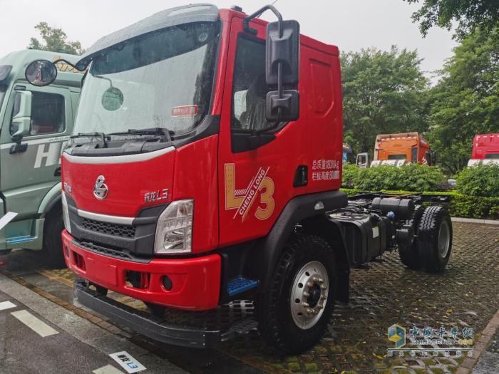 聚焦兩會鄉(xiāng)村振興，乘龍L3 4X2自卸為鄉(xiāng)村建設(shè)注入新活力