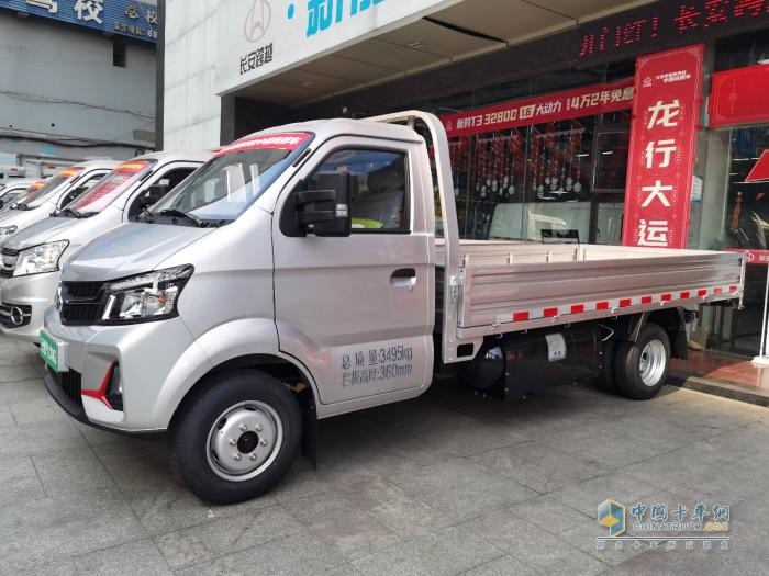 外觀靚、動力強(qiáng)、能省錢，長安跨越王X7CNG成年輕人創(chuàng)業(yè)首選！