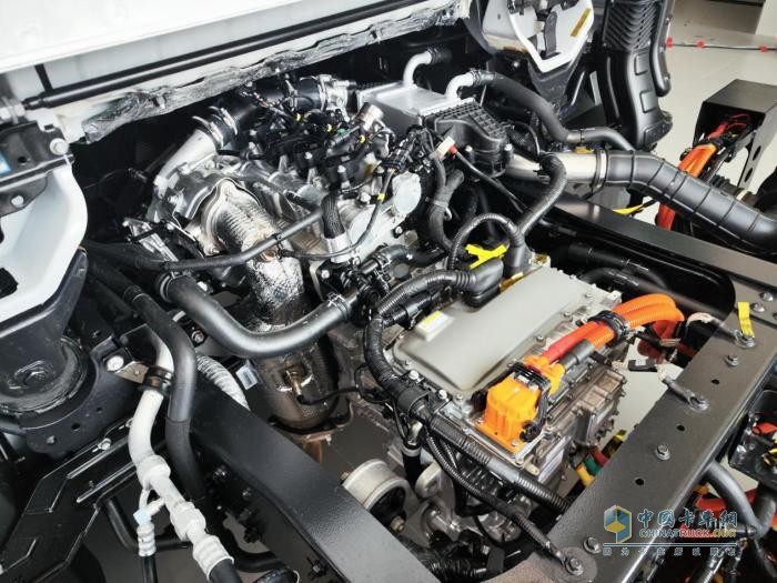 春暖花開，比亞迪T5混動房車底盤打開用戶好心情！