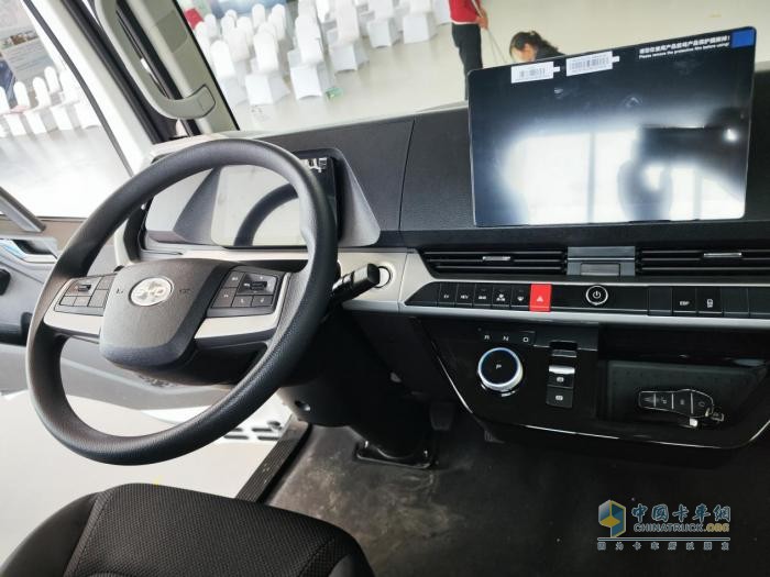 春暖花開，比亞迪T5混動房車底盤打開用戶好心情！