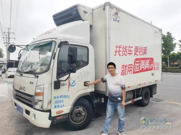 山東煙臺姜師傅：煙臺大櫻桃獨有的“香甜”，搭上江淮1卡帥鈴的“快車”，奔向全國各地