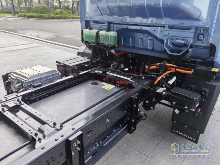 城配運輸新選擇，藍(lán)擎EHPro90度平臺純電輕卡可真是太City了！