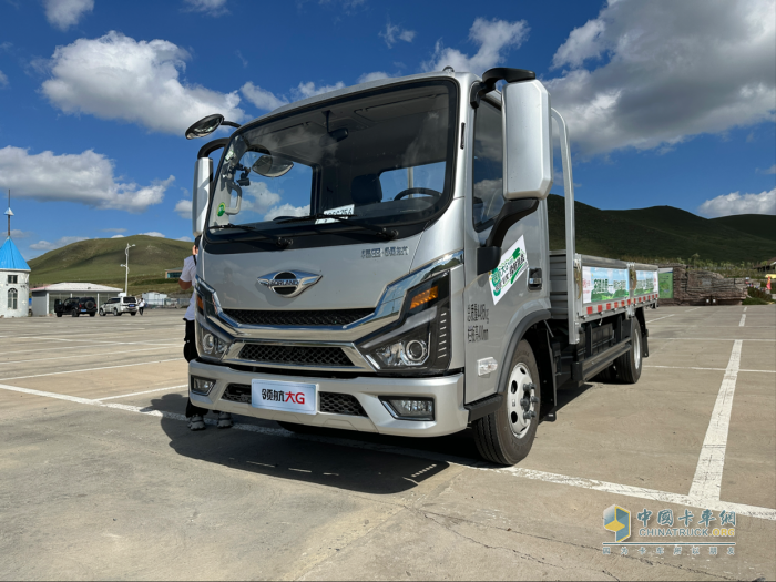 超長續(xù)航846.1km！領(lǐng)航大G CNG輕卡草原天路挑戰(zhàn)極限  