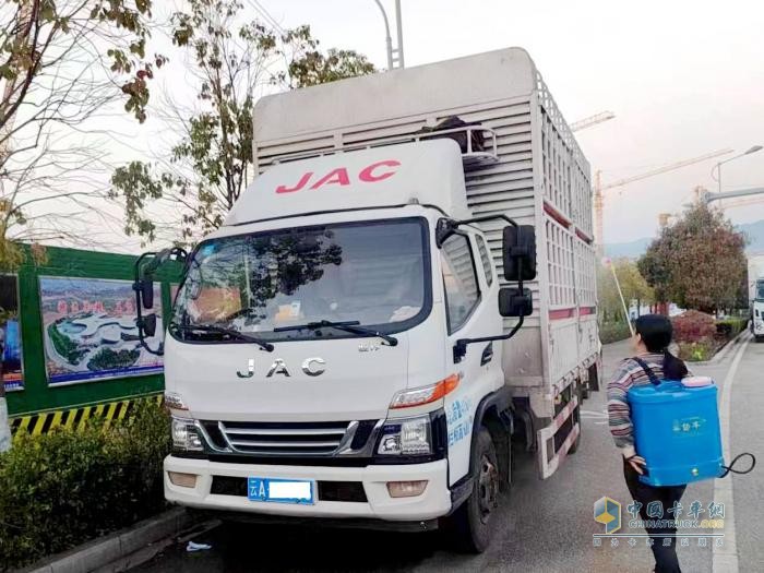 云南石林好夫妻:石林雞巧致富,駿鈴全程守護(hù)