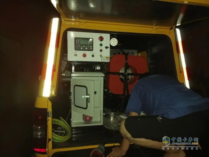 “皖”手同行！徐工排澇救援隊(duì)緊急出征！