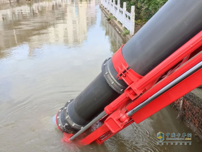 “皖”手同行！徐工排澇救援隊(duì)緊急出征！