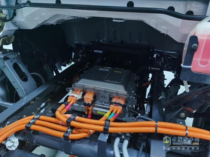 純電輕卡銷量激增，乘龍L2V獨(dú)占鰲頭