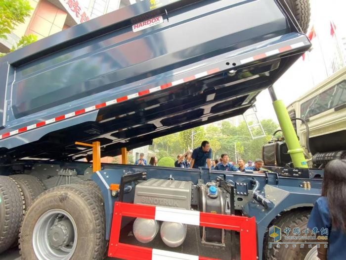 可靠耐用 中國重汽ZND版自卸車以硬核實(shí)力護(hù)航前行之路