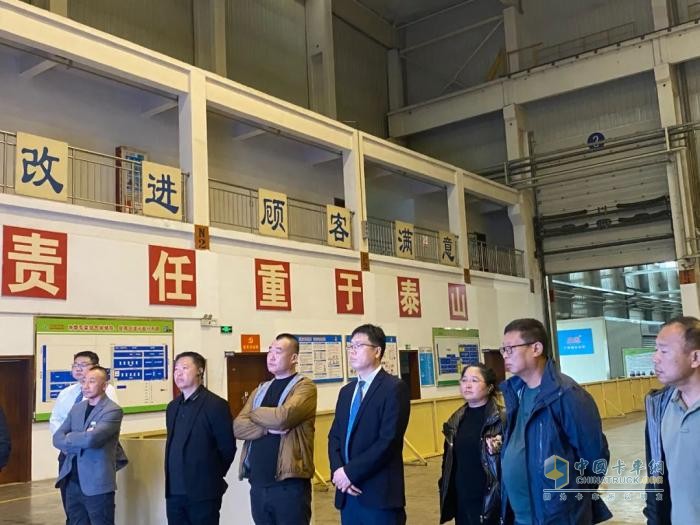 鞍山經(jīng)銷商及客戶奔赴運城，共鑒大運產(chǎn)品卓越制造