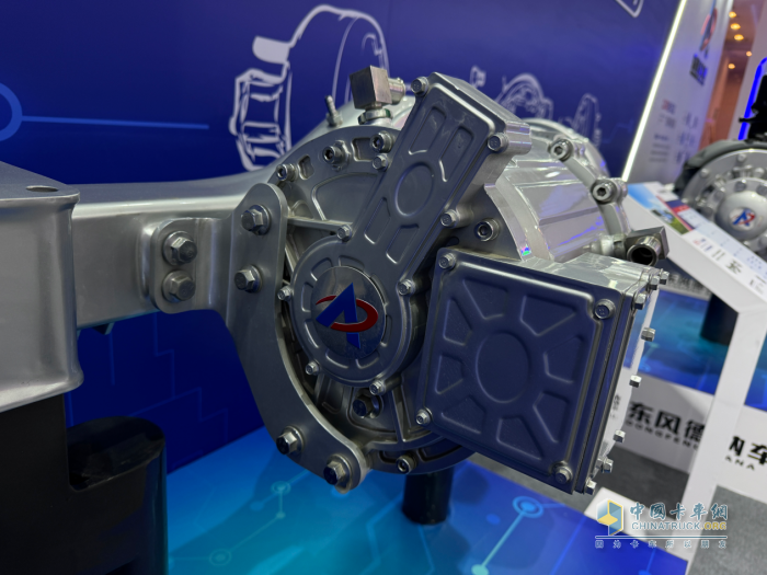攜EP5/EP7電驅(qū)橋亮相中國道路運(yùn)輸年會 東風(fēng)德納車橋助力綠色城市運(yùn)輸