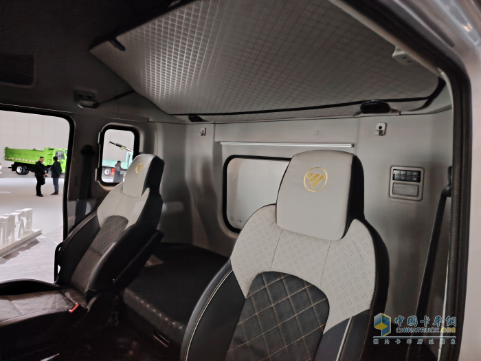 科技創(chuàng)新助力歐航品牌煥新 專業(yè)、節(jié)能引領(lǐng)中卡發(fā)展新風(fēng)向