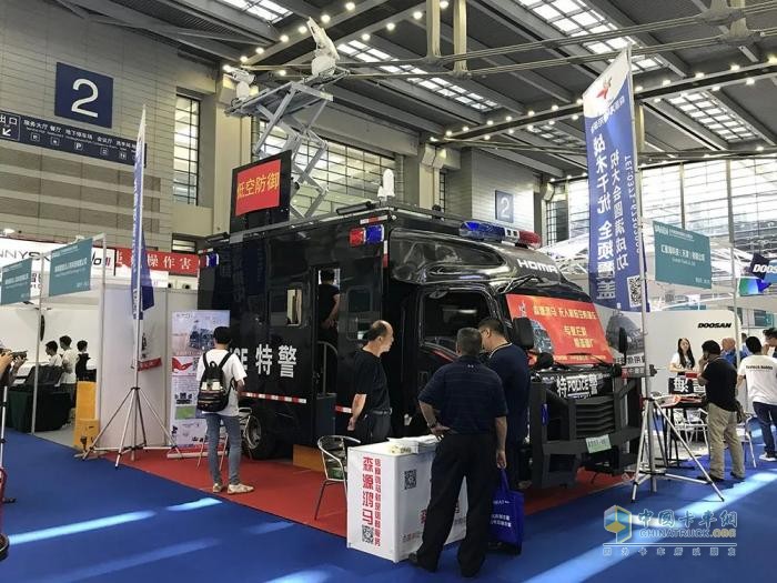 森源鴻馬無人機指揮車:應(yīng)急與安防領(lǐng)域的智慧中樞