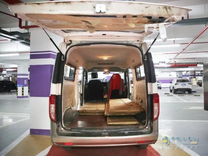 兩年19萬(wàn)公里，長(zhǎng)安跨越黃金品質(zhì)助他跑出一條創(chuàng)富之路