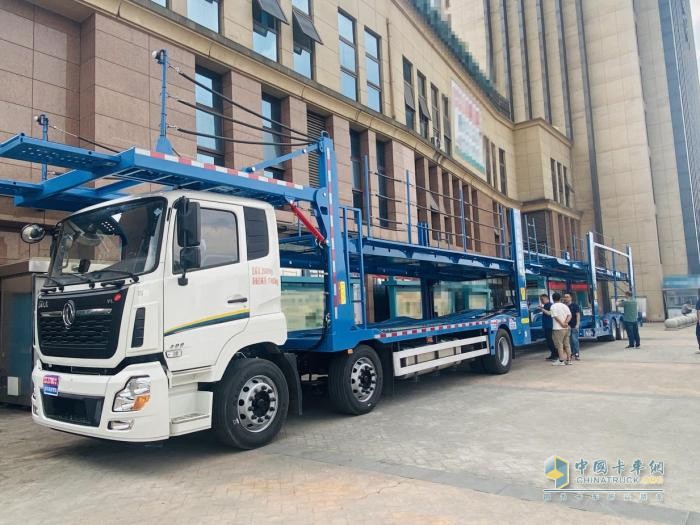 轎運(yùn)大馬力新品正式發(fā)布！東風(fēng)商用車(chē)全國(guó)巡展火熱啟程 護(hù)航高效物流