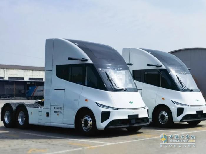 葦渡Windrose 670km長續(xù)航純電重卡正式交付榮慶物流