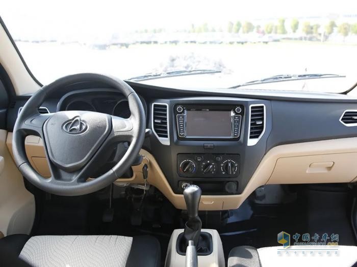 湖南周先生：長(zhǎng)安跨越新豹T3就是我的最佳移動(dòng)果攤！