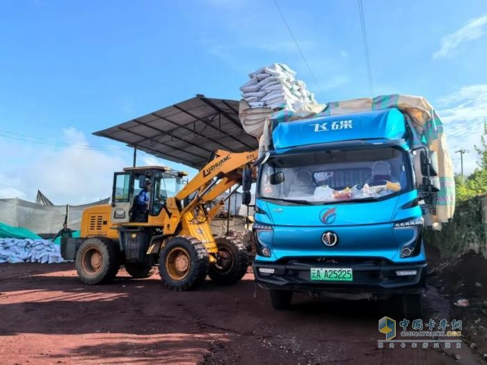 從打工仔到車隊隊長：楊曉慶與飛碟EW7的“上坡人生”