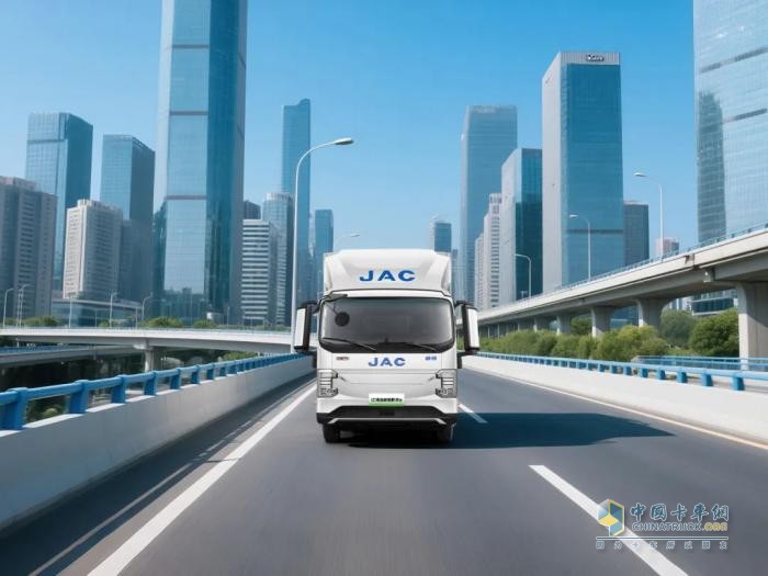 大電量≠長(zhǎng)續(xù)航？江淮新能源輕卡ES9讓每度電都是“真里程”