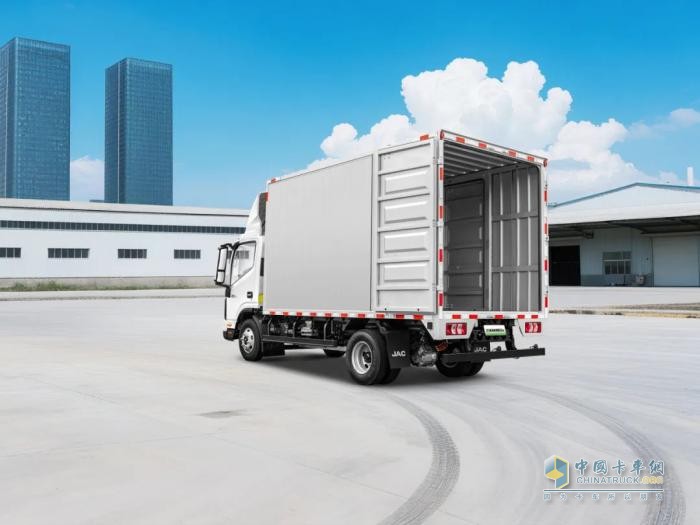 大電量≠長(zhǎng)續(xù)航？江淮新能源輕卡ES9讓每度電都是“真里程”