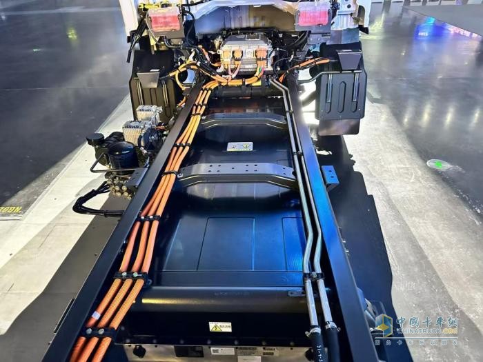 東風柳汽,乘龍翼威2,新能源輕卡