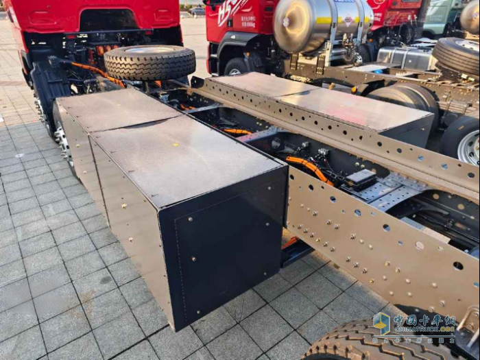 硬核實(shí)力，高效之選！乘龍H7新能源復(fù)合型自卸車，重塑運(yùn)輸新標(biāo)桿！