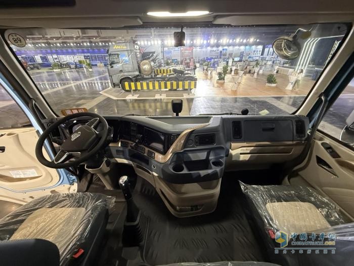 東風(fēng)柳汽,乘龍H7 Pro創(chuàng)贏版,LNG牽引車