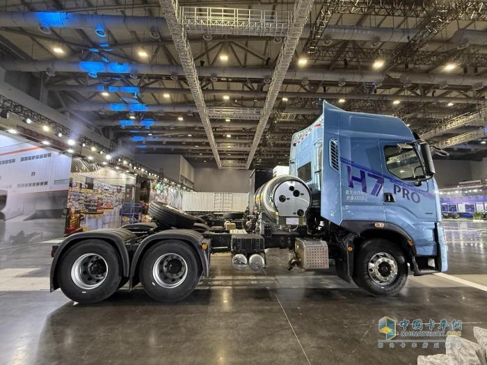 東風(fēng)柳汽,乘龍H7 Pro創(chuàng)贏版,LNG牽引車