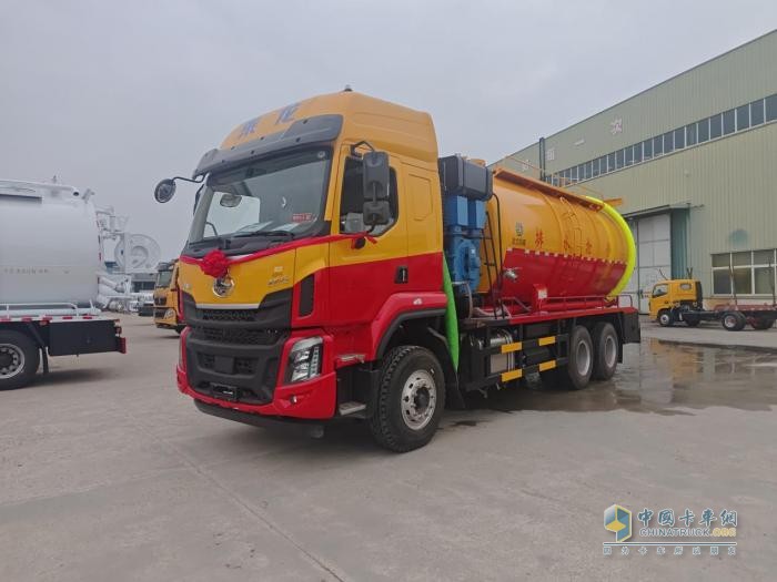 國(guó)四換新省10萬！乘龍H5清洗吸污車高效推動(dòng)環(huán)衛(wèi)裝備升級(jí)
