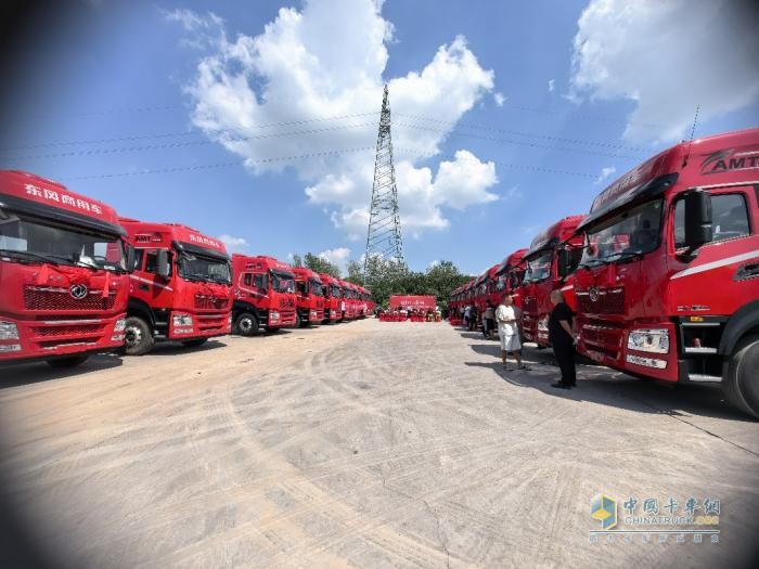 百臺(tái)龍擎落鄭州！東風(fēng)商用車區(qū)域布局再加碼