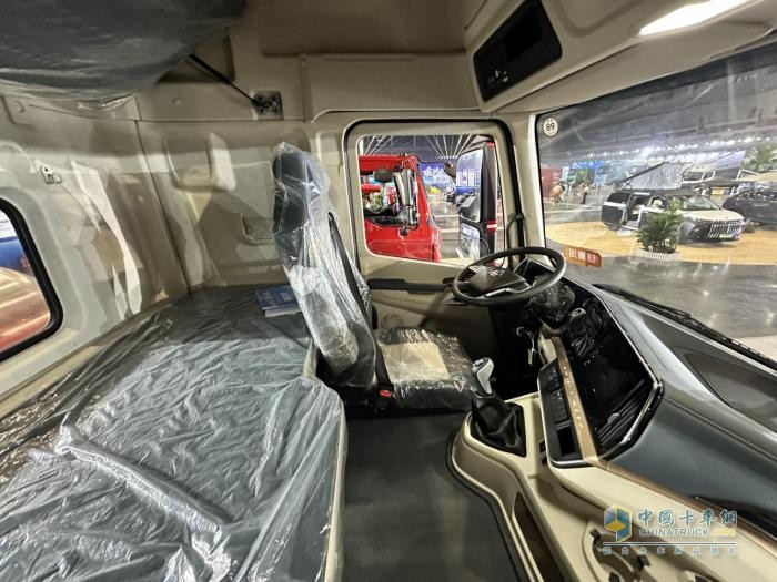 每年多賺4.8萬！乘龍H5V創(chuàng)富版LNG牽引車多拉多賺底氣足