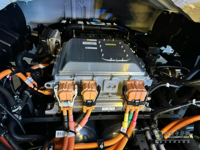 續(xù)航450km！乘龍翼威2大電量輕卡：打破里程焦慮， 拓展你的業(yè)務半徑