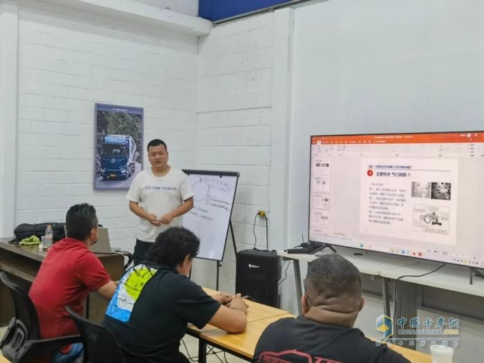 解放動(dòng)力徐明華:用行動(dòng)詮釋新時(shí)代海外營(yíng)銷(xiāo)人風(fēng)采