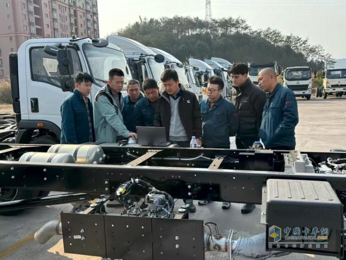 只教真功夫！康明斯“教師天團(tuán)”來(lái)了