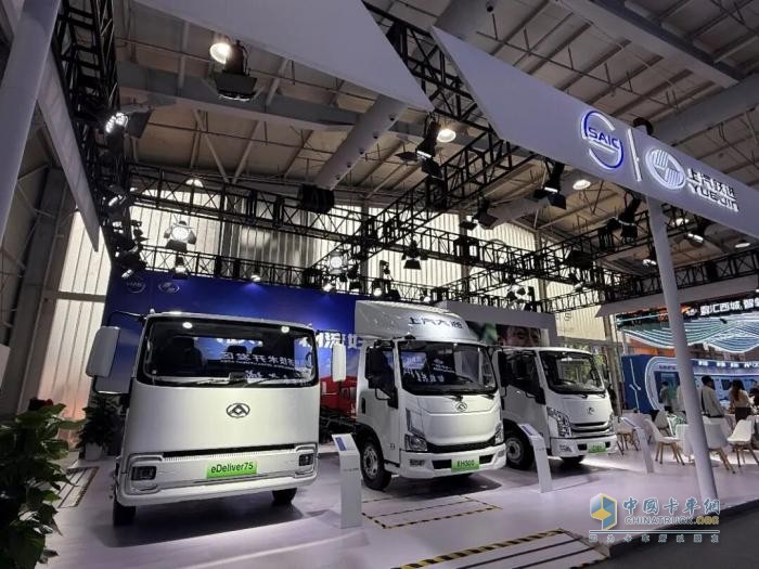 上汽躍進新車型閃耀2025服貿(mào)會 場景定制化技術創(chuàng)新直擊海外需求