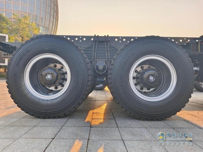 乘龍H7 8x4純電自卸車：動力續(xù)航雙優(yōu)，工程運輸新標桿