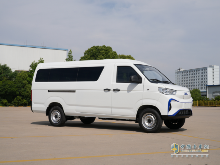 油車限行電車暢跑，藍(lán)貓客運(yùn)版憑何成為創(chuàng)富新寵？