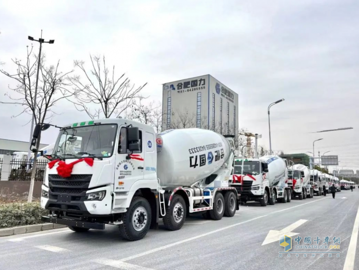 硬核來襲 星馬輕騎兵攪拌車，高效創(chuàng)富的利器