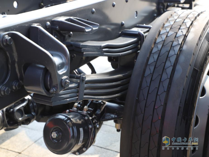 乘龍H7 Pro 9米6大單橋：人稱(chēng)“全能六邊形戰(zhàn)士”！