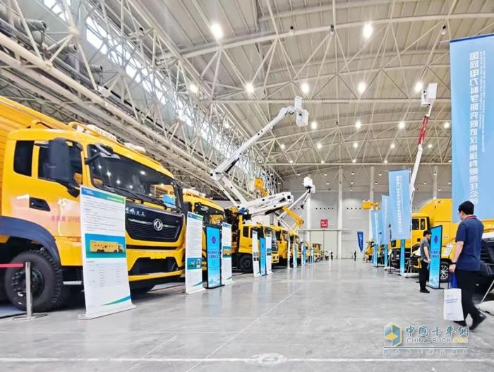 科技領(lǐng)航，實力擔當！搭載東風底盤的11款電力專用車閃耀中國帶電作業(yè)裝備展