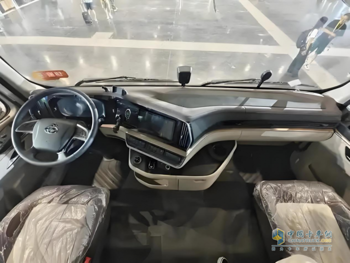 乘龍HK,LNG牽引車,物流運(yùn)輸