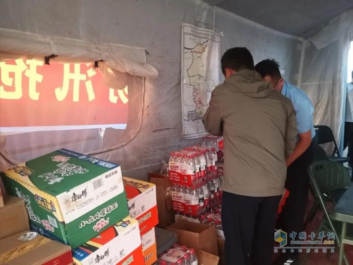 風雨同舟！北奔重汽與包頭土右旗共筑抗洪“暖心堤壩”