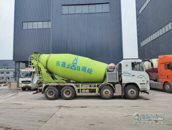 有口皆碑 星馬輕騎兵電動(dòng)上裝攪拌車應(yīng)勢出擊