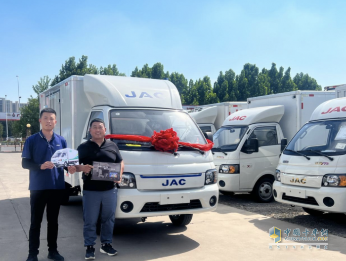 打造油電同價的新能源小卡 江淮1卡愷達致力短途物流助力鄉(xiāng)村振興