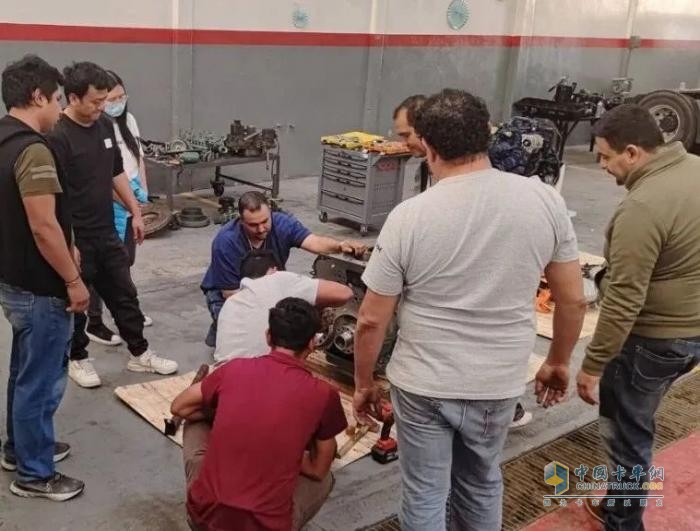 解放動(dòng)力徐明華:用行動(dòng)詮釋新時(shí)代海外營(yíng)銷(xiāo)人風(fēng)采