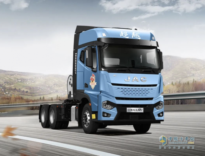 高效暢行，江淮超越LNG定制版牽引車煥新上市！