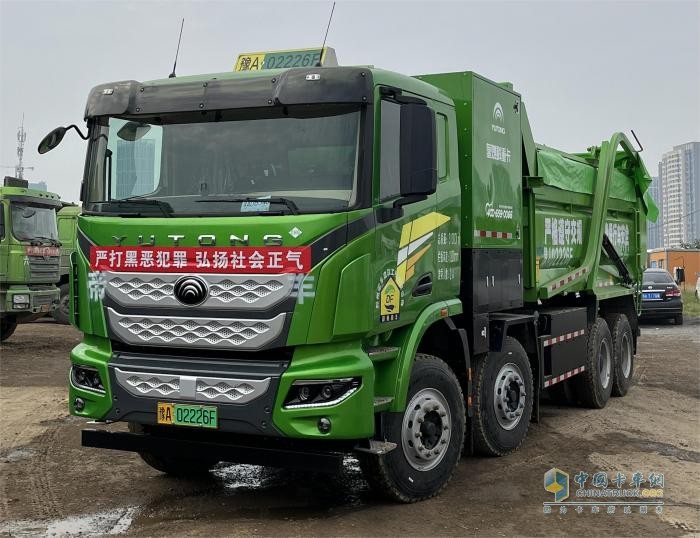 “清一色綠色軍團”，“鐵粉”為啥一次性訂購50臺宇通新能源重卡？