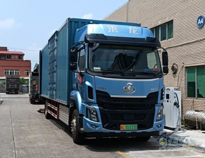 高效省錢 服務(wù)無憂！劉先生與乘龍H5純電大單橋共赴創(chuàng)富新篇