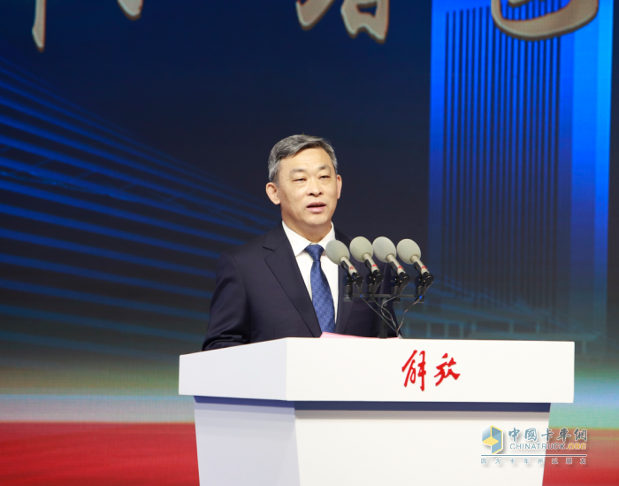 解放新車載譽上市，高端智造誰與爭鋒