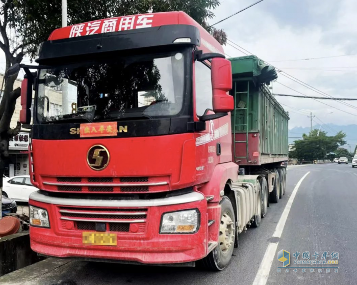 西安康明斯M10發(fā)動機輕松勝任砂石料運輸，劉師傅為TA點贊！